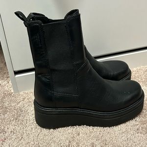 Vagabond Tara Chelsea black boots size 36